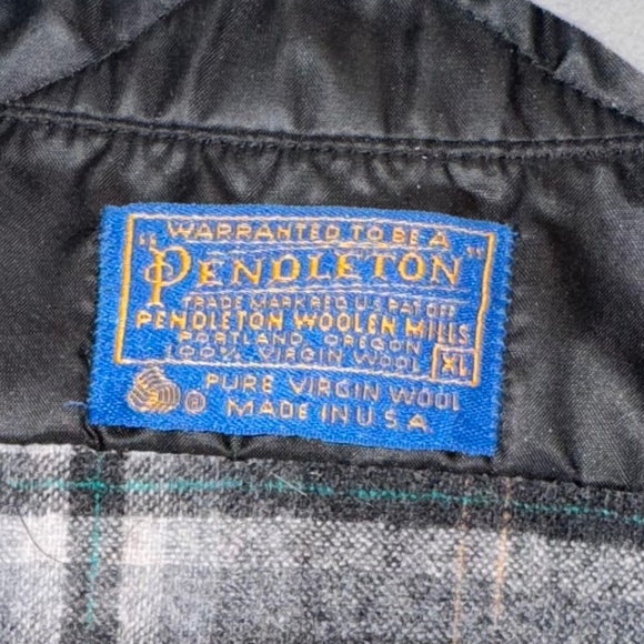 Pendleton Woolen Mills VNTG 100% Pure Virgin Wool Shirt Flannel Black Plaid XL L - Picture 3 of 5